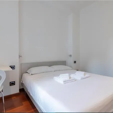 Piazza Argentina The House Apartamento Milán